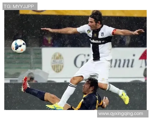 2003年足球界耀眼明星盘点：那些改变历史的球场传奇