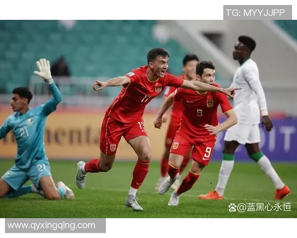 世界上最强壮的足球巨星：体能与力量的完美结合引领足球新潮流