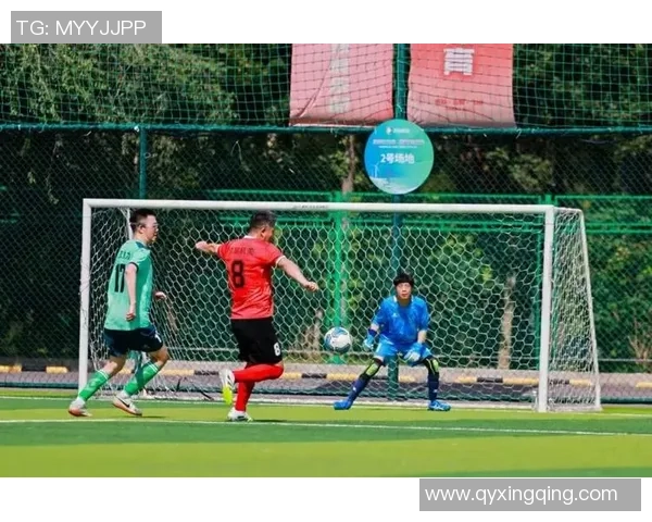 中国足球32号球星奋勇拼搏引领球队重燃希望书写绿茵场全新传奇