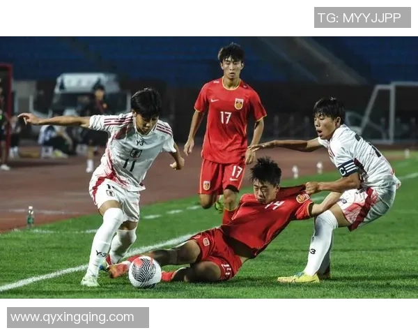 足球明星与小球迷较量谁更厉害谁才是足球未来的真正希望